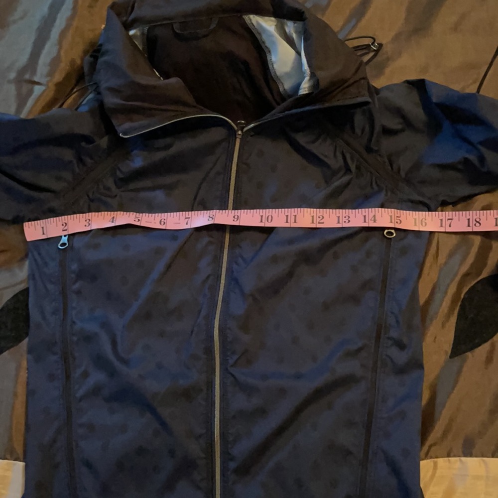 Lululemon Gather and Sprint Jacket - Picture 14 of 15